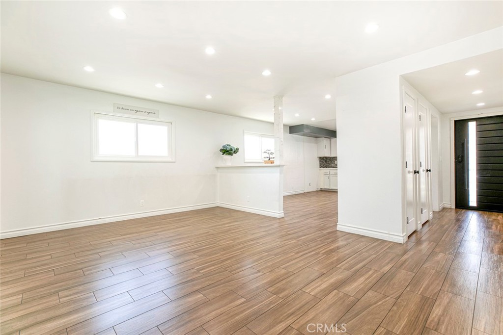 27964 Carvel Drive Property Photo 11