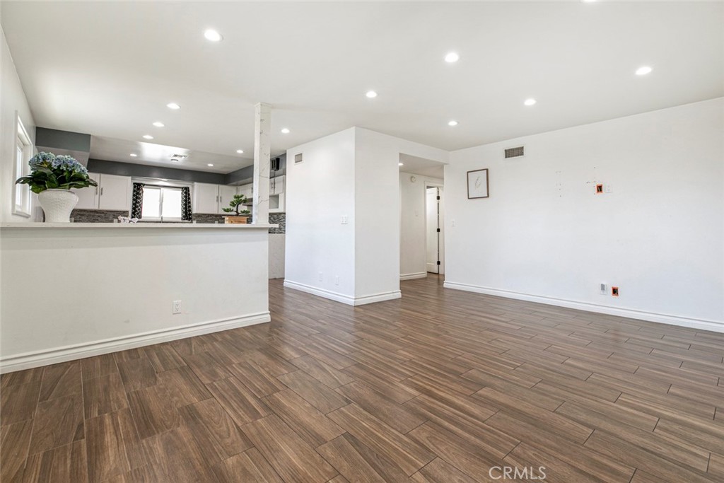 27964 Carvel Drive Property Photo 12