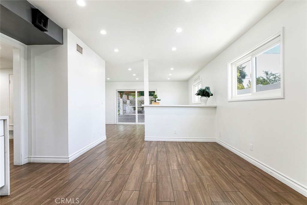 27964 Carvel Drive Property Photo 16