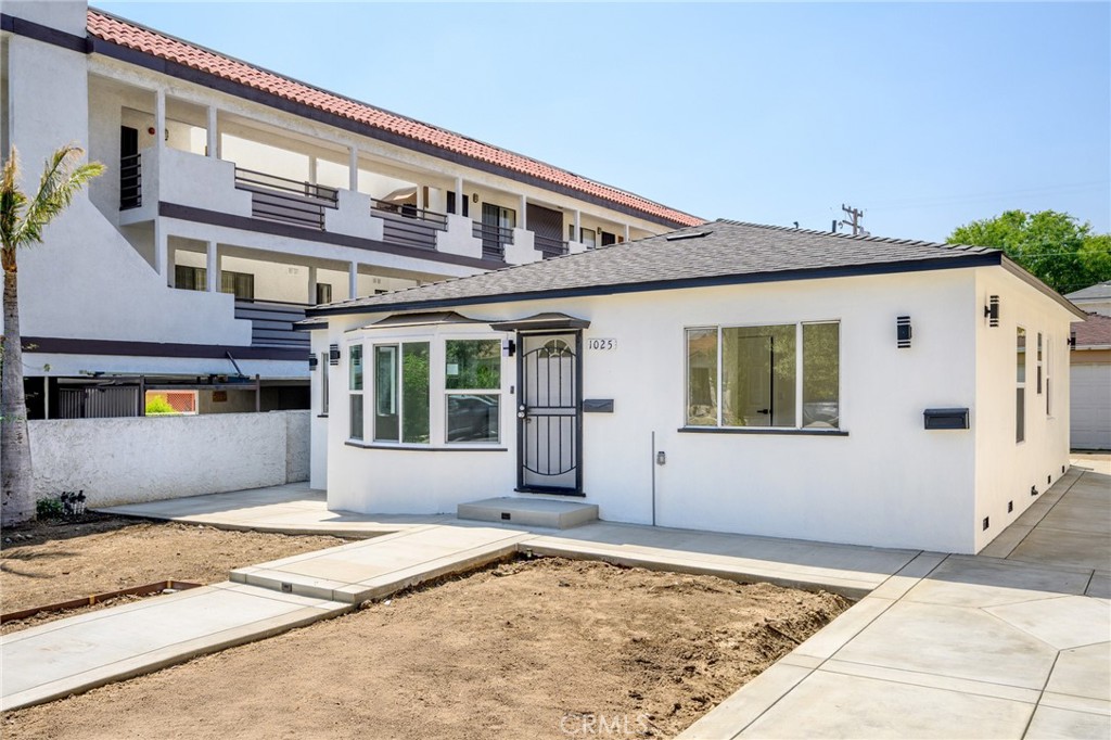 1025 Linden Avenue A Property Photo 1