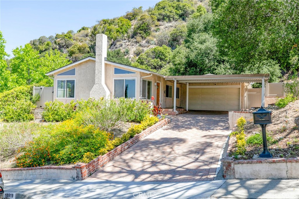 10919 Terecita Road Property Photo 1