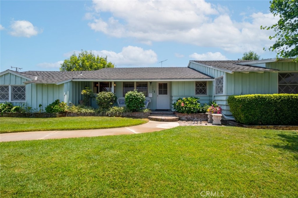 1902 E Greenville Drive Property Photo 1