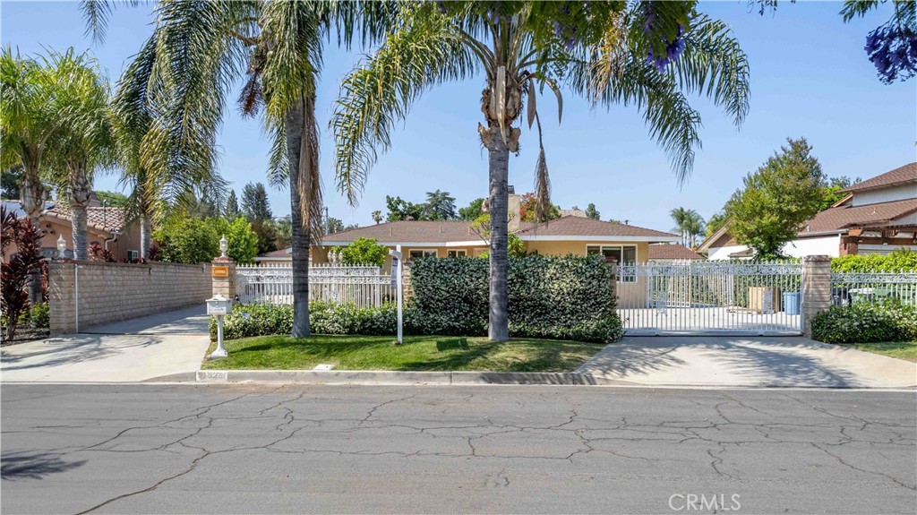 17533 Raymer Street Property Photo