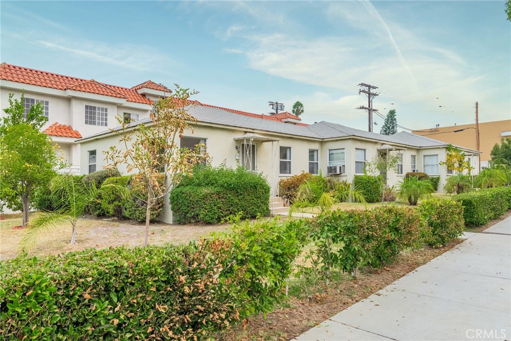 705 E California Avenue Property Photo 1