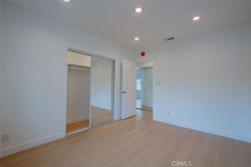 7734 N Glenoaks Boulevard Property Photo 15