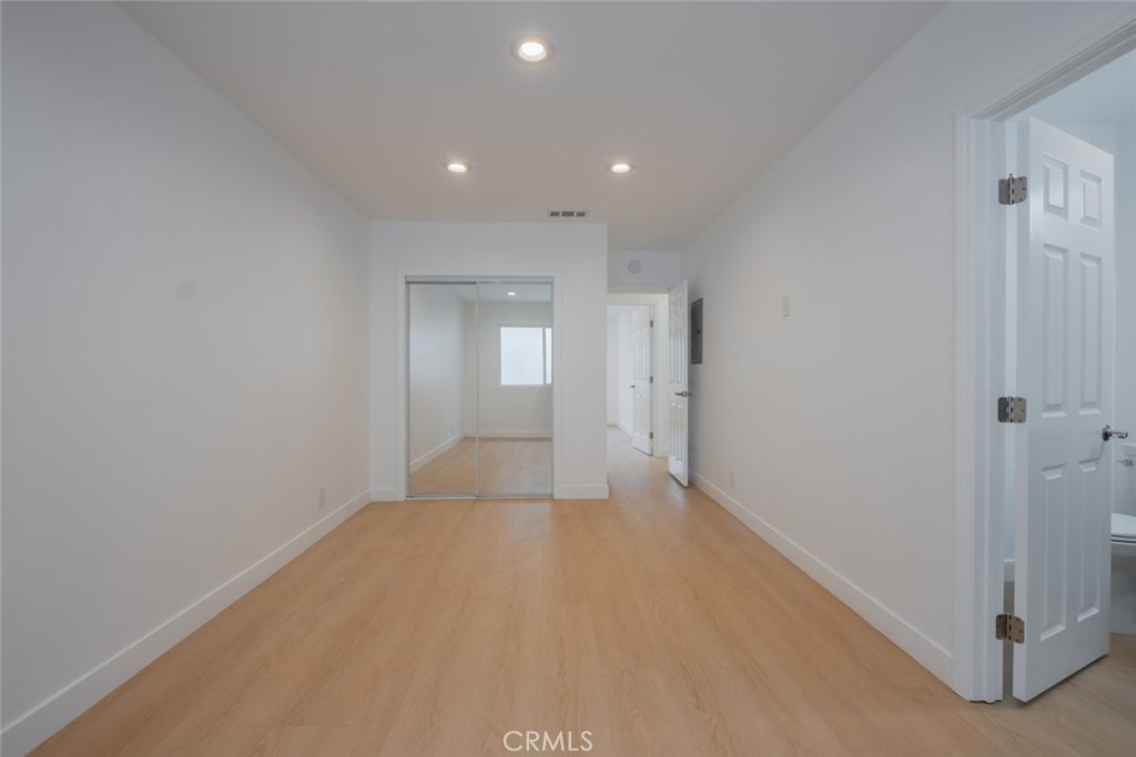 7734 N Glenoaks Boulevard Property Photo 20