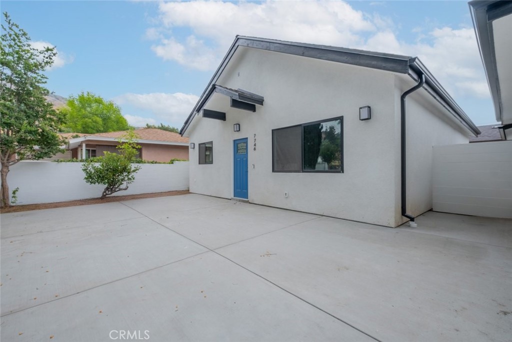 7734 N Glenoaks Boulevard Property Photo 23