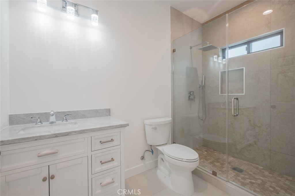 7734 N Glenoaks Boulevard Property Photo 39