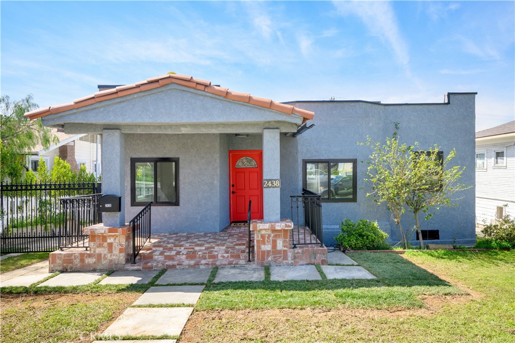 2438 W Avenue 30 Property Photo 1