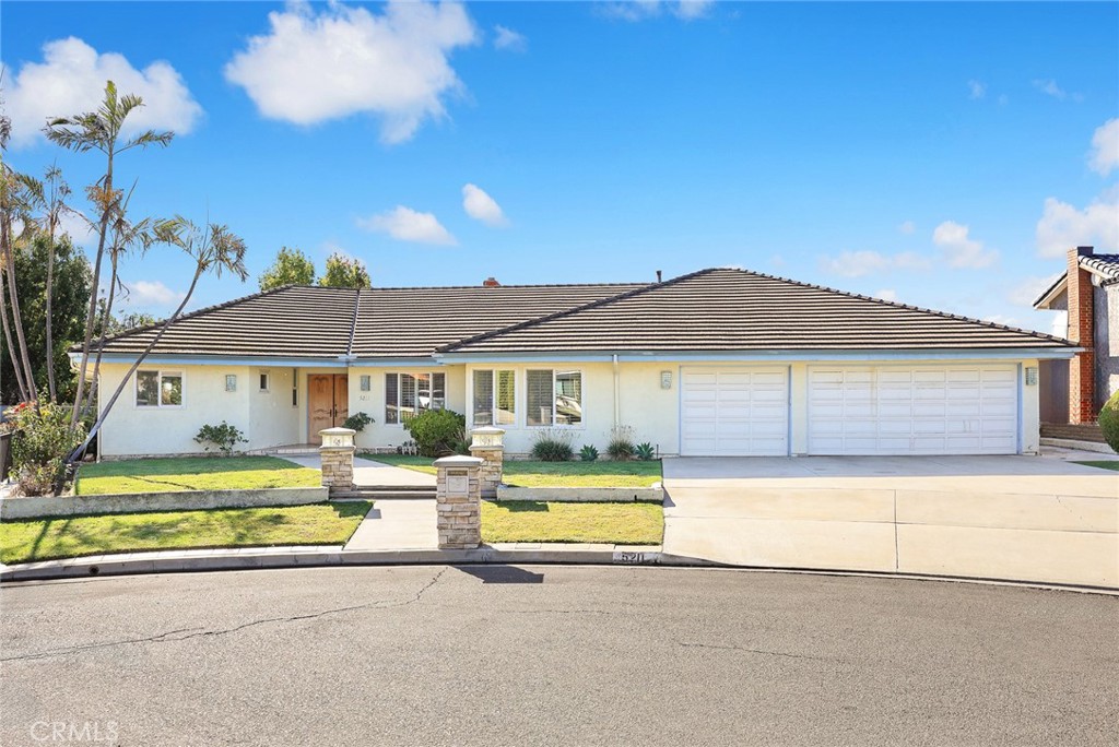 5211 Coral Ridge Circle Property Photo 1