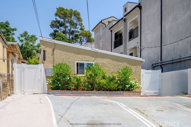 10224 Fernglen Avenue Property Photo 1
