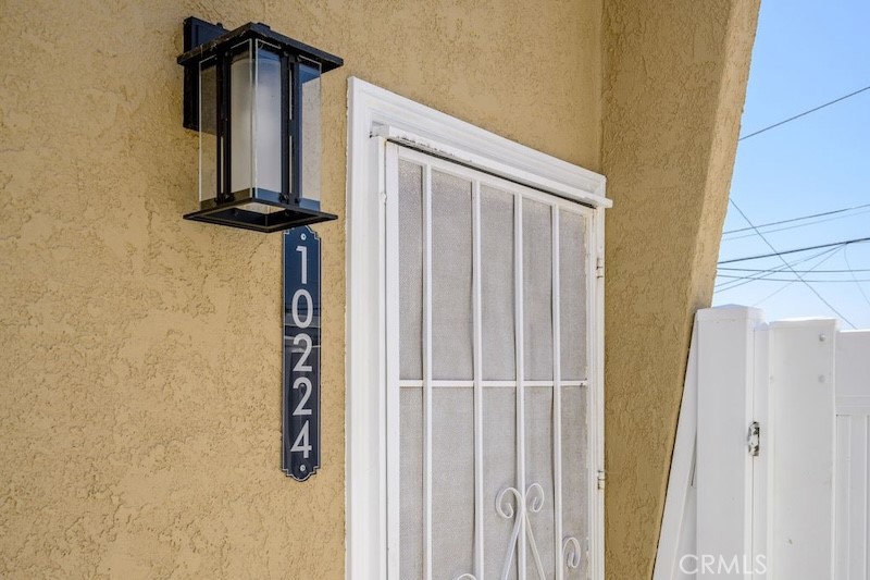 10224 Fernglen Avenue Property Photo 3