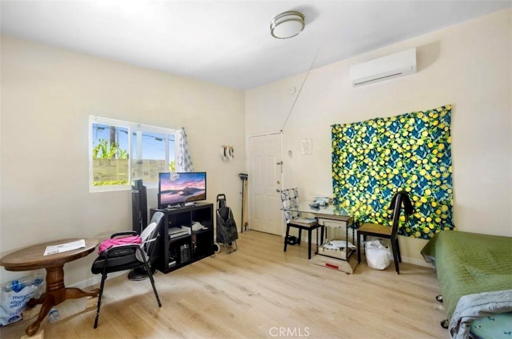 10224 Fernglen Avenue Property Photo 8