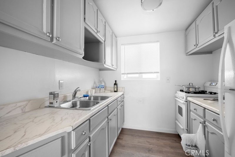 10224 Fernglen Avenue Property Photo 10