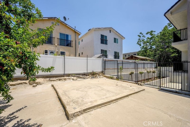 10224 Fernglen Avenue Property Photo 24