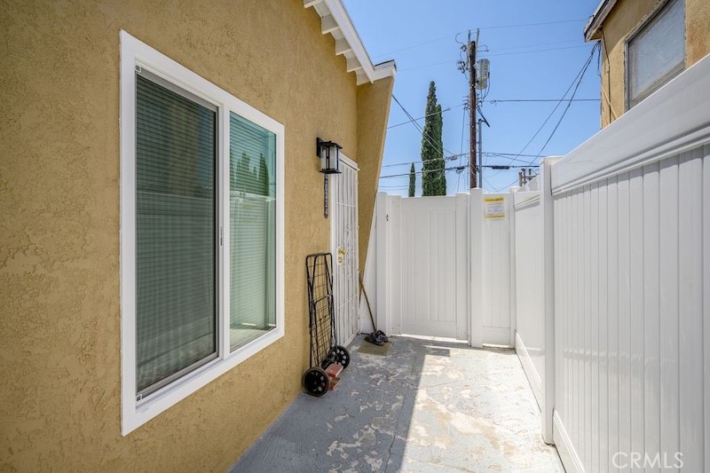 10224 Fernglen Avenue Property Photo 32