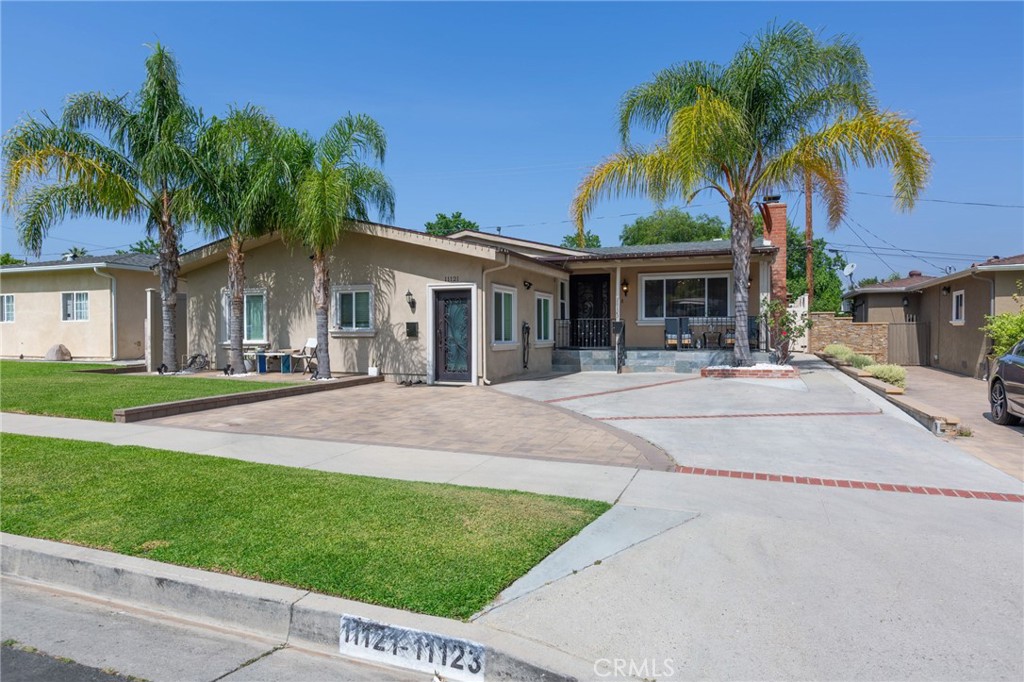 11123 Odell Avenue Property Photo 1
