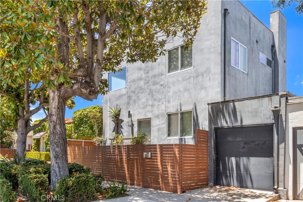 1419 Angelus Avenue Property Photo 1