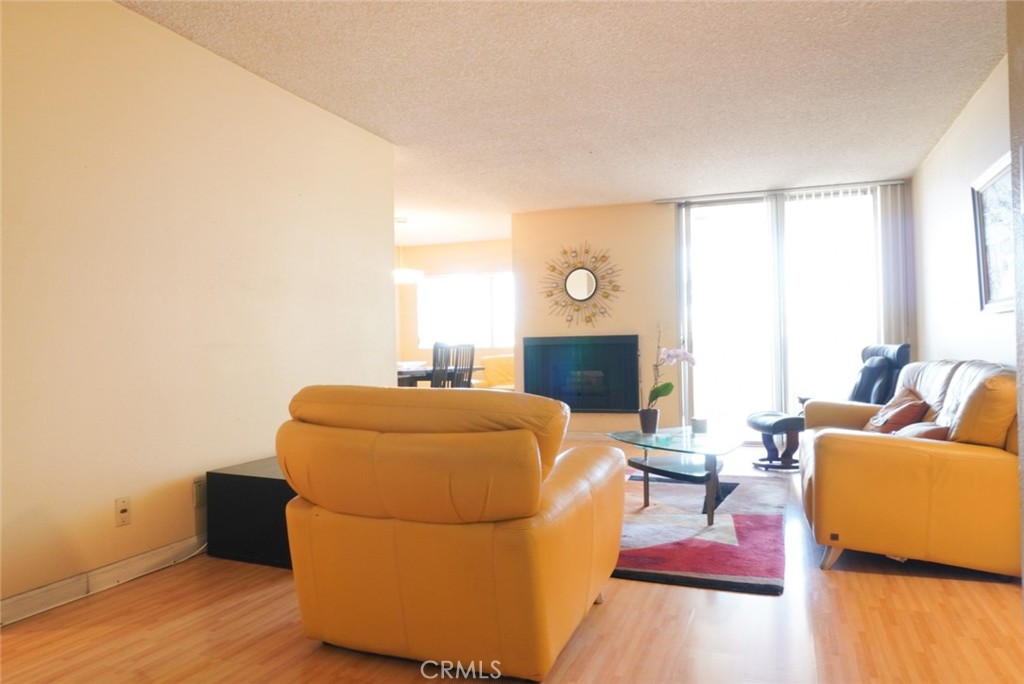 570 W Stocker Street 202 Property Photo 12