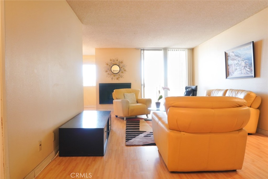 570 W Stocker Street 202 Property Photo 13