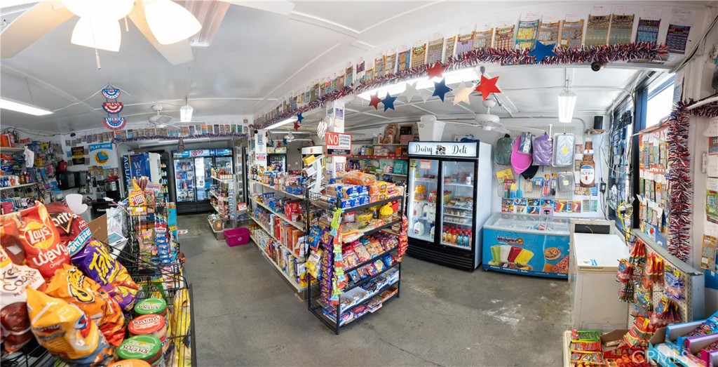 285 W 9th Street Property Photo 4