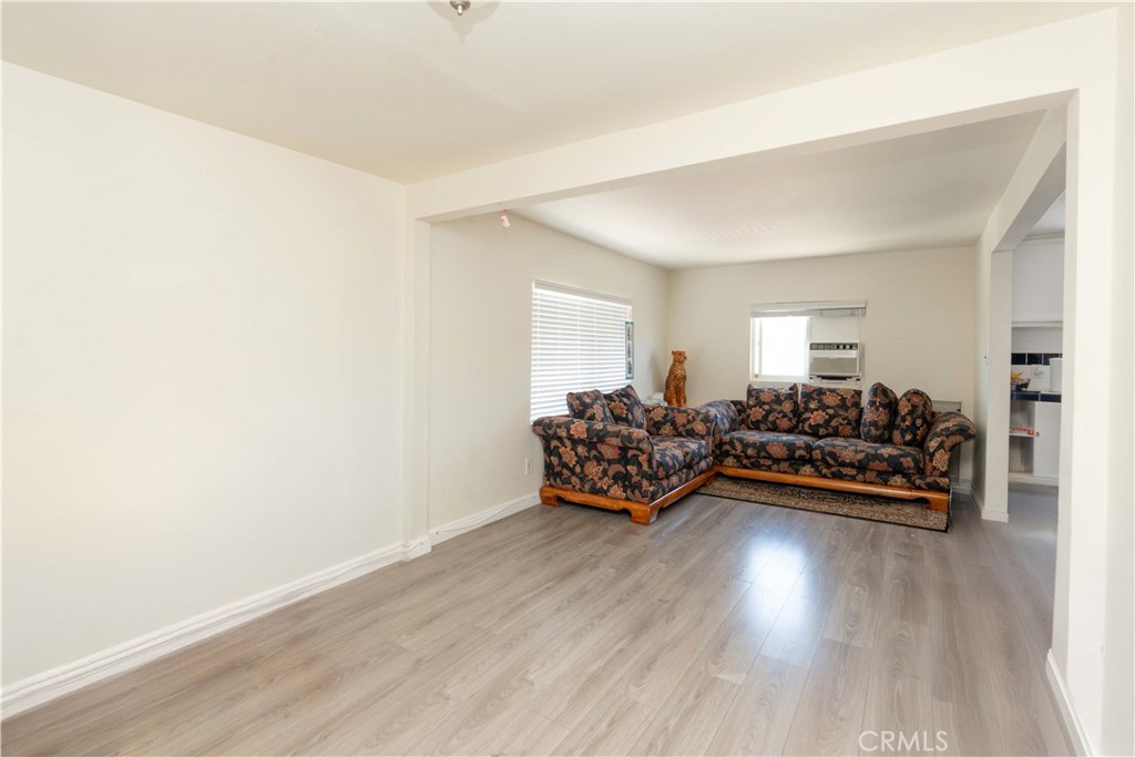 285 W 9th Street Property Photo 15