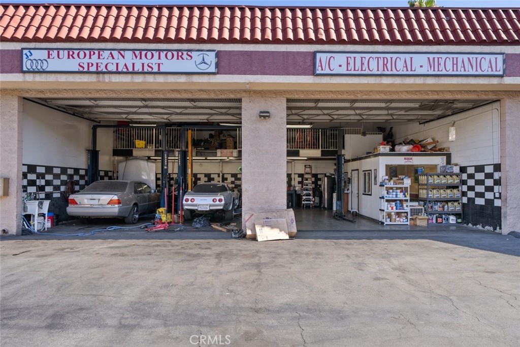 6137 Lankershim Boulevard G Property Photo