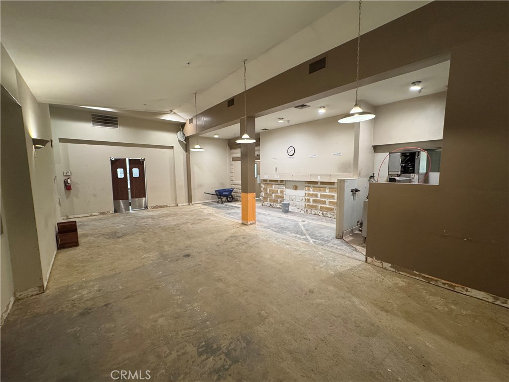 13526 Central Avenue Property Photo 4