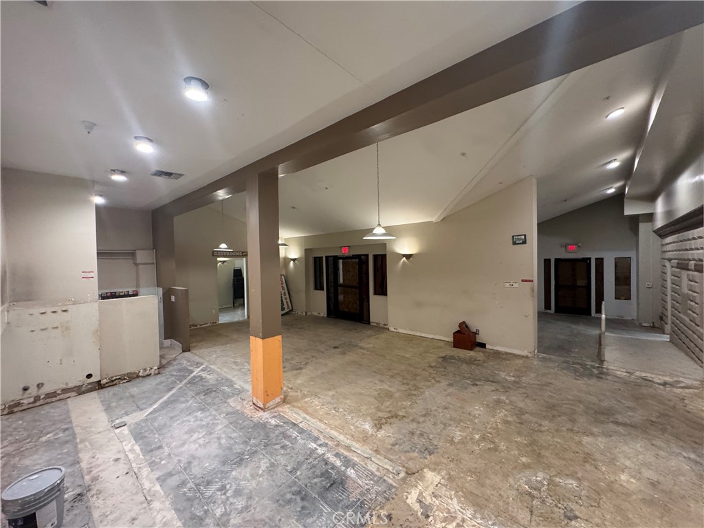 13526 Central Avenue Property Photo 5