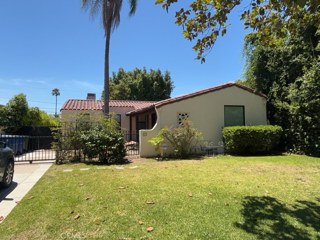 10856 Wellworth Avenue Property Photo 1