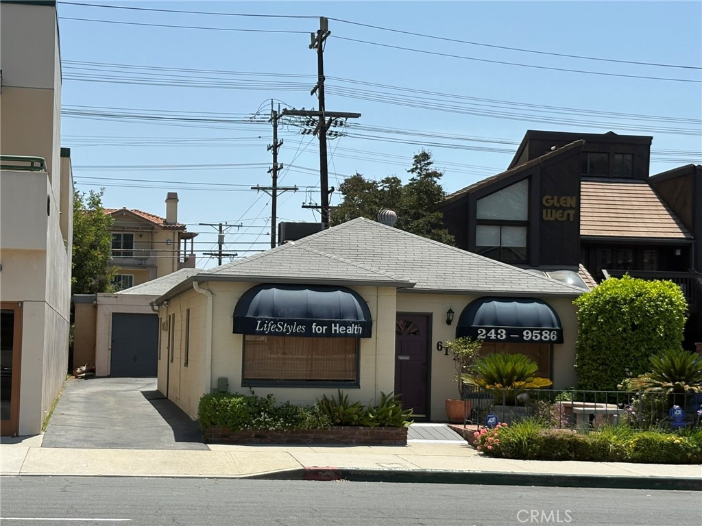 612 E Glenoaks Boulevard Property Photo 1