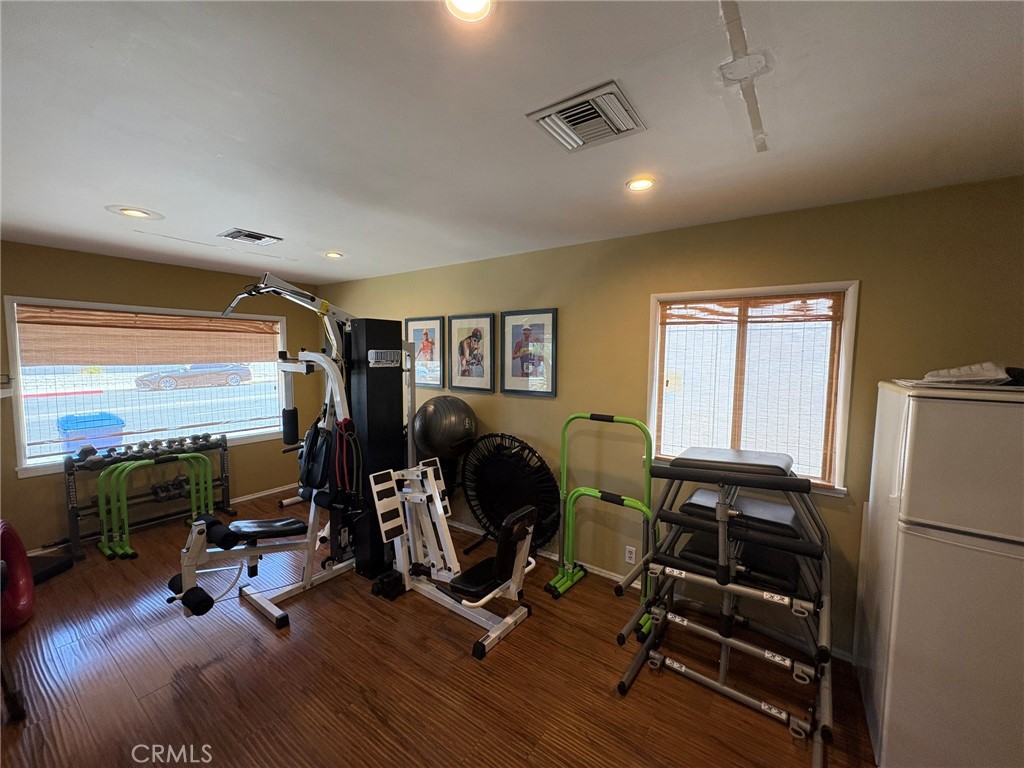 612 E Glenoaks Boulevard Property Photo 10