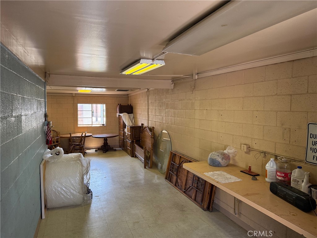 612 E Glenoaks Boulevard Property Photo 16
