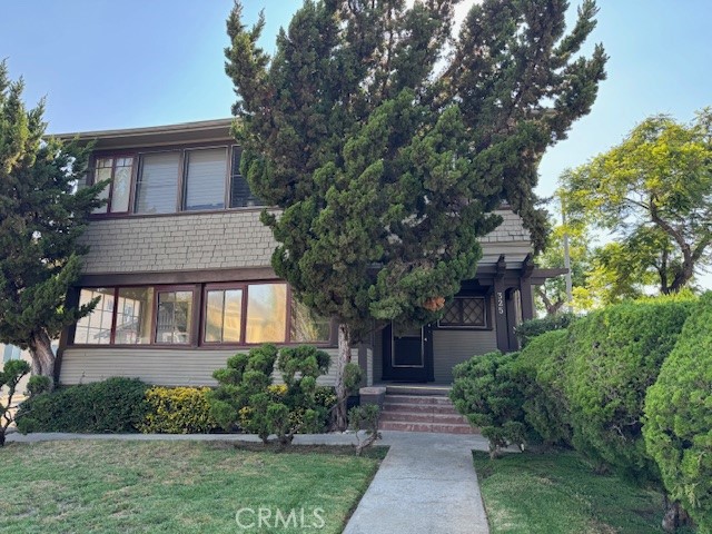 325 S Los Robles Avenue Property Photo 1