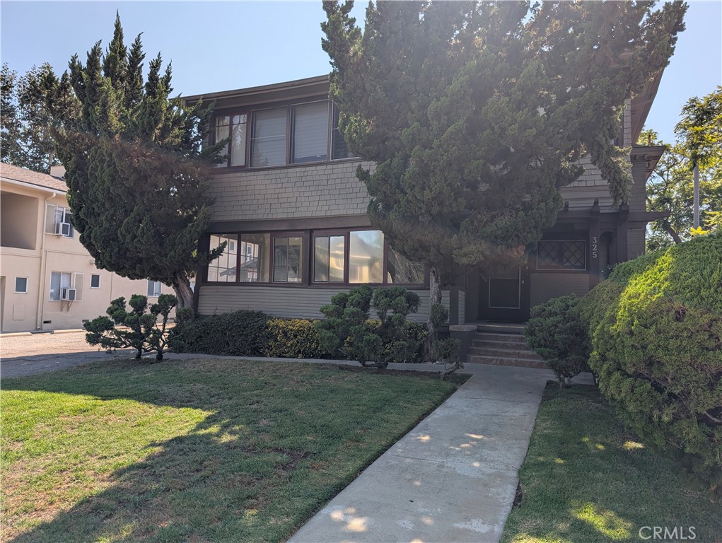 325 S Los Robles Avenue Property Photo 1