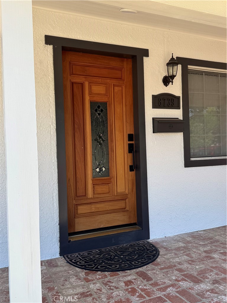 8739 Tyrone Ave Property Photo 4