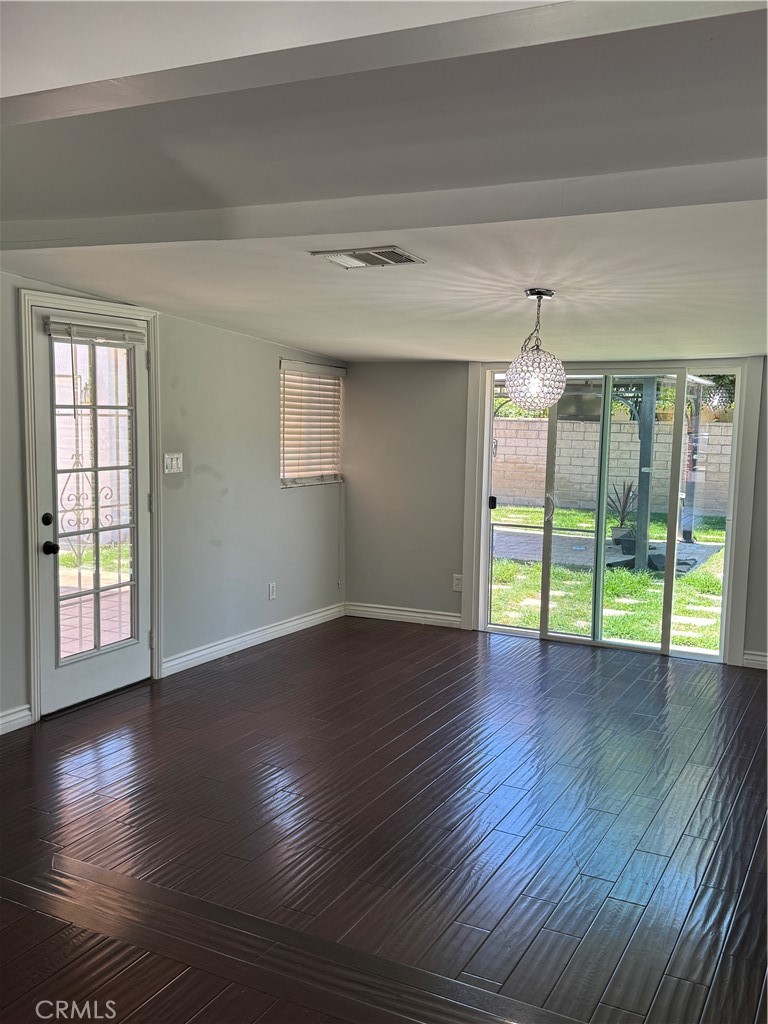 8739 Tyrone Ave Property Photo 9