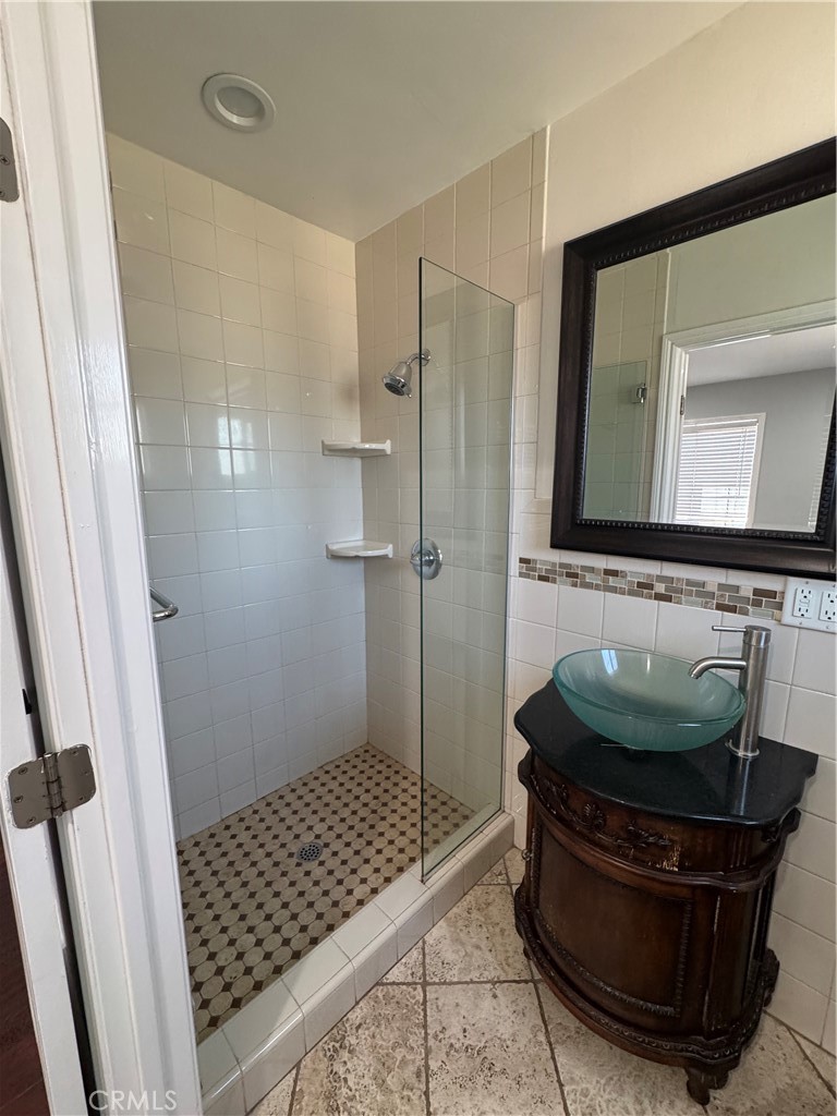 8739 Tyrone Ave Property Photo 27