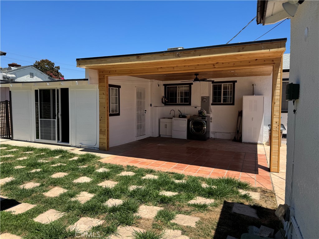 8739 Tyrone Ave Property Photo 29