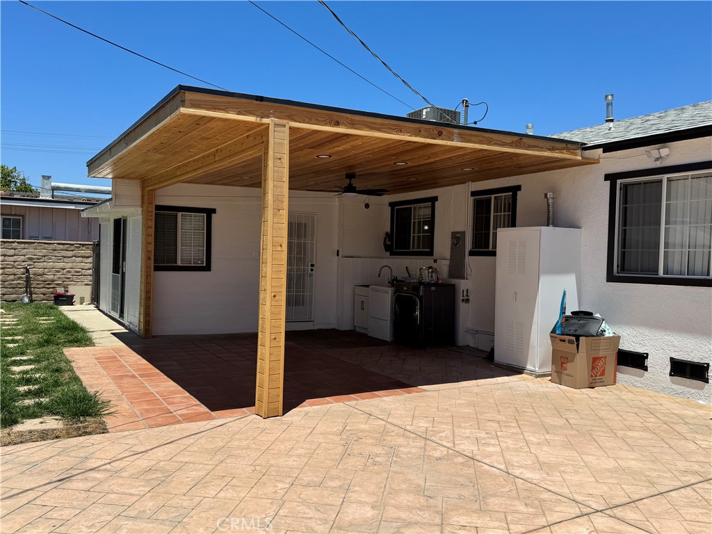 8739 Tyrone Ave Property Photo 30