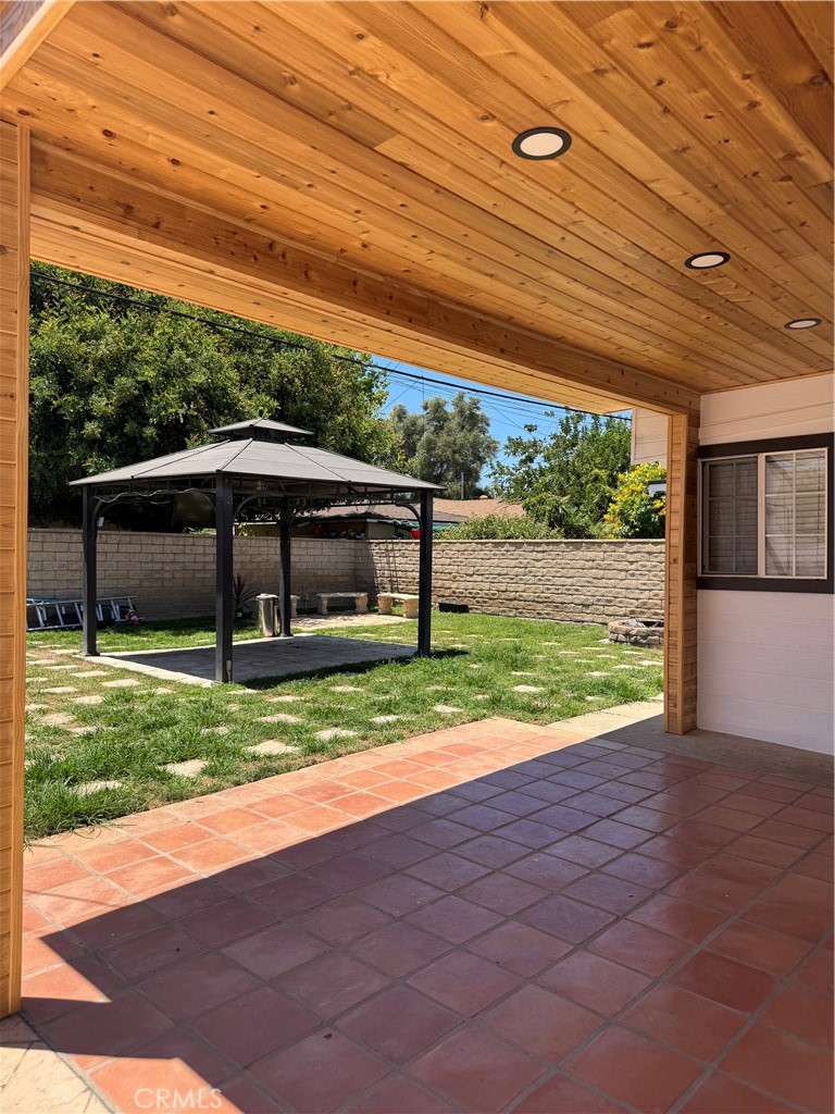 8739 Tyrone Ave Property Photo 40