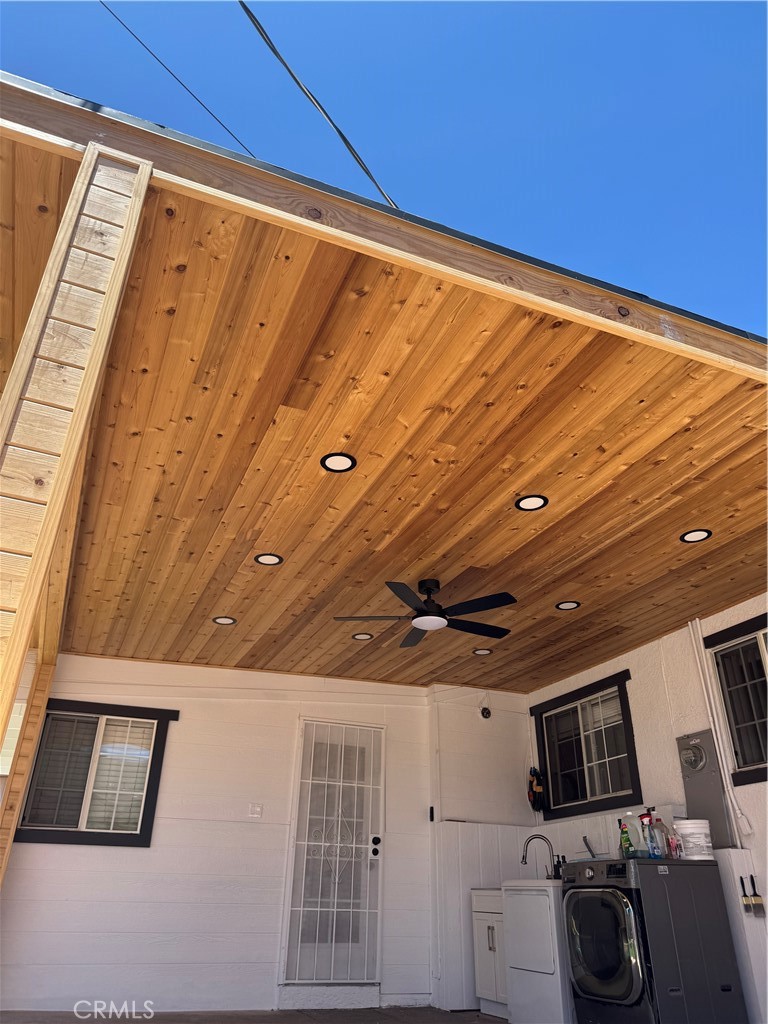 8739 Tyrone Ave Property Photo 41