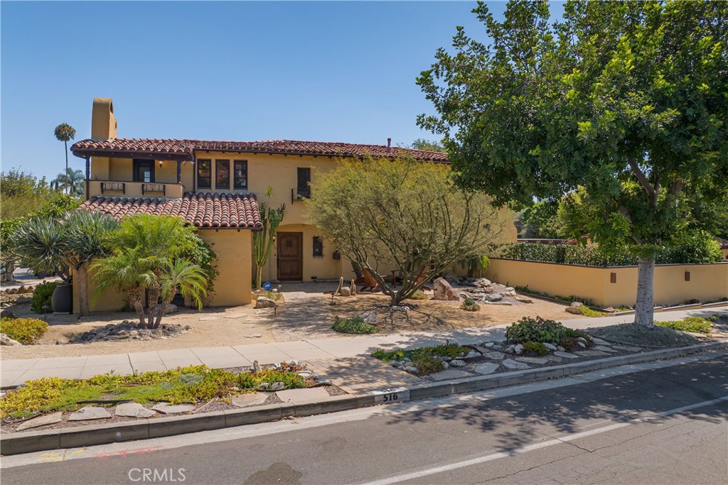 516 E Stocker Street Property Photo 1