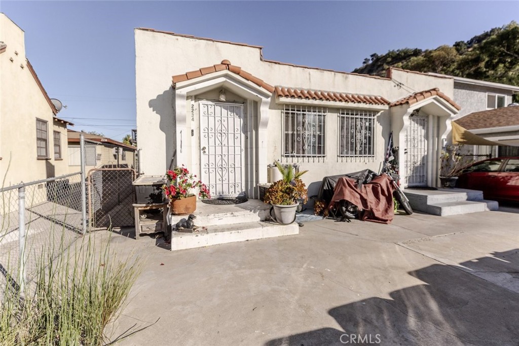2232 Shoredale Avenue Property Photo 1