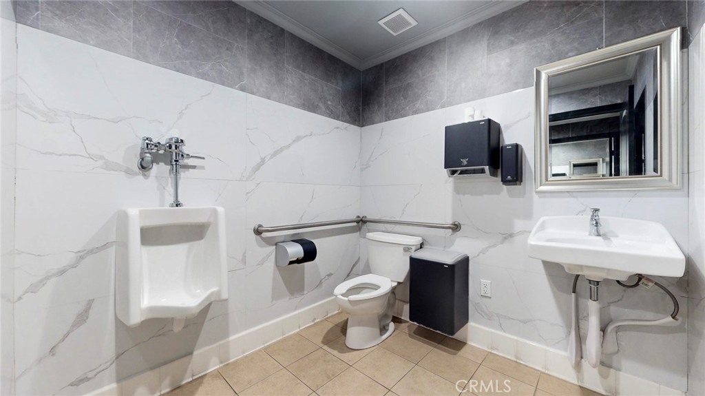 6500 Foothill Boulevard Property Photo 29
