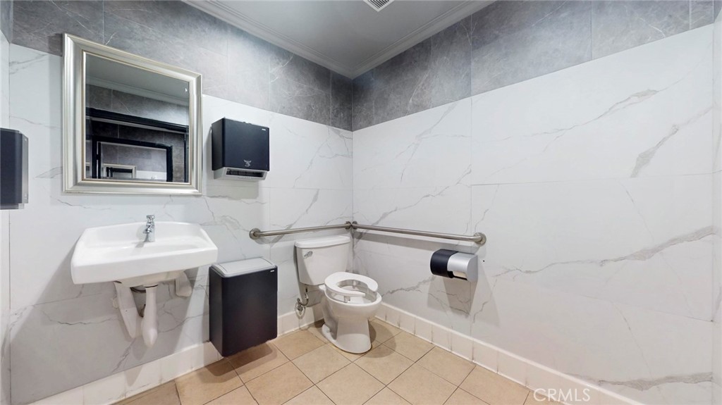 6500 Foothill Boulevard Property Photo 30