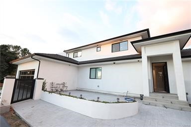 9315 White Oak Avenue Property Photo 2