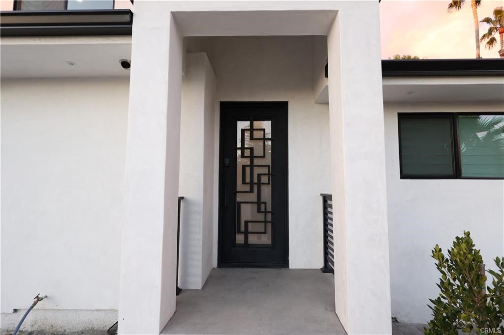 9315 White Oak Avenue Property Photo 3