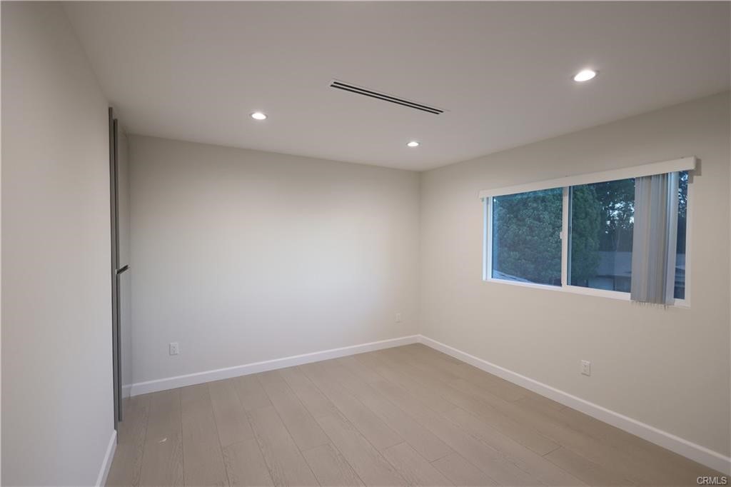 9315 White Oak Avenue Property Photo 12