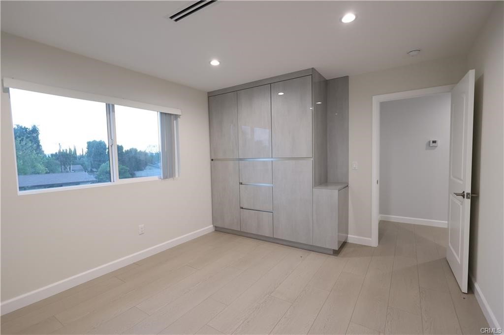 9315 White Oak Avenue Property Photo 13